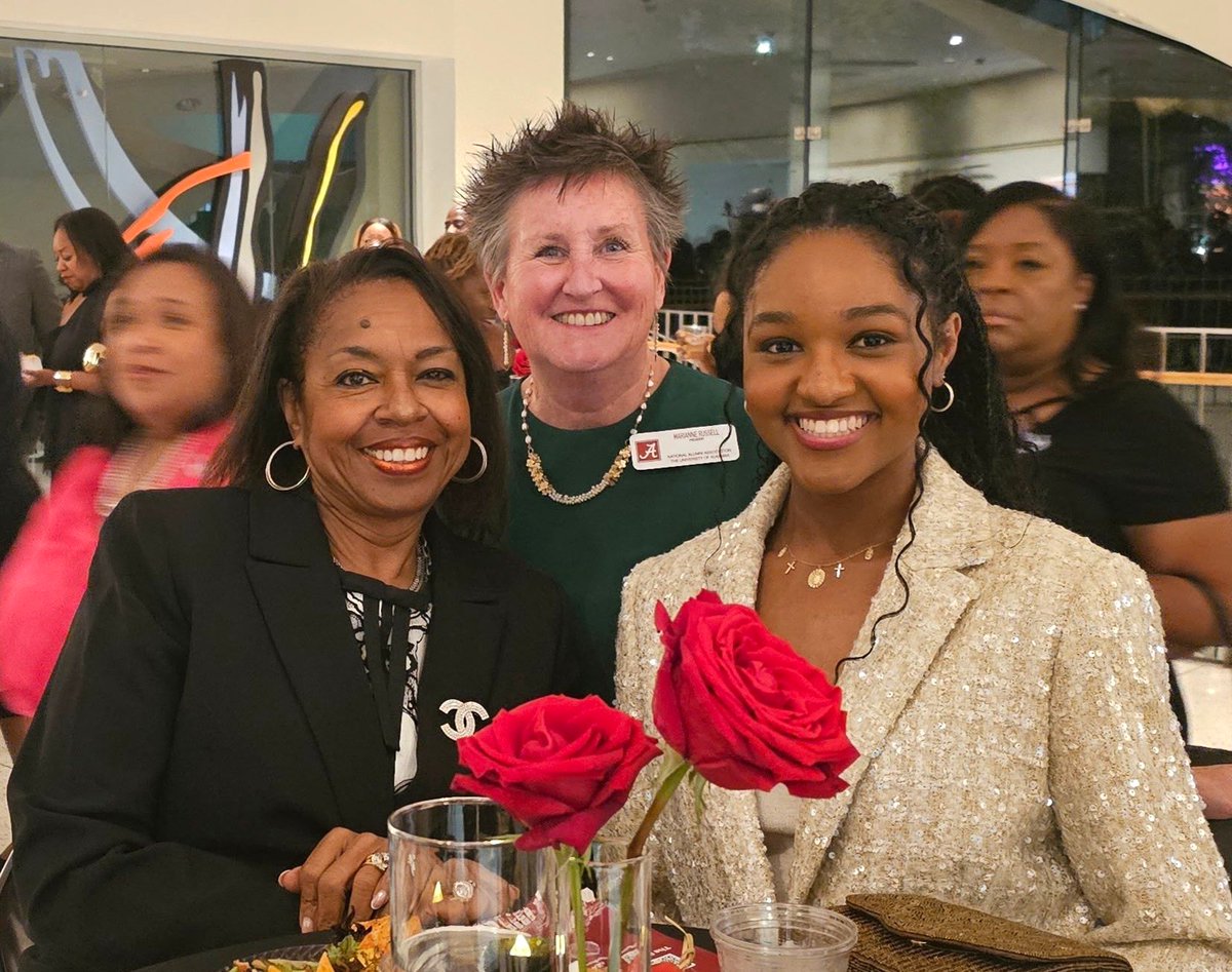 UAAlumniAssoc's tweet image. Last weekend, The Malone Society (a chapter of the National Alumni Association) hosted the 3rd Annual Malone Awards, a signature celebration recognizing Black excellence, leadership and impact. Congrats to this year's award recipients! 🥂🏆