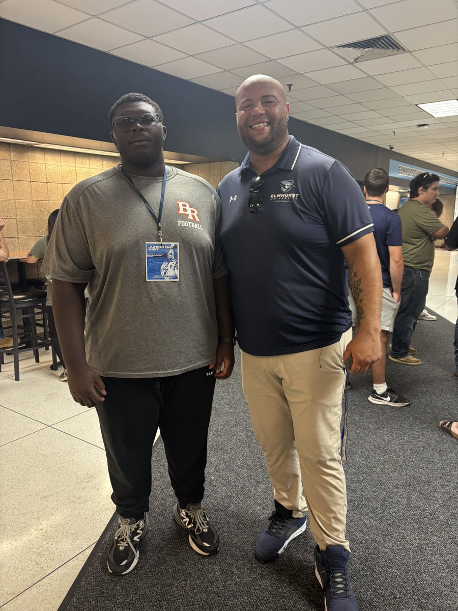Had a great time at the University of Elmhurst, thanks to <a href="/ElmhurstU_FB/">Elmhurst University Football</a> <a href="/Coach_Tahaney/">Jake Tahaney</a> 
<a href="/CoachMadison_EU/">Colin Madison</a> 
<a href="/Coach_Heffernan/">Mike Heffernan</a> 
<a href="/CoachCCeletti30/">Cam Celetti</a> for having me out today great hospitality great atmosphere.<a href="/BrotherRiceFB/">Brother Rice Football</a> <a href="/CoachQuedenfeld/">Coach Quedenfeld</a> <a href="/LSC_Sports/">LEGACY SPORTS</a> <a href="/A1_coach/">Coach Lacy</a>