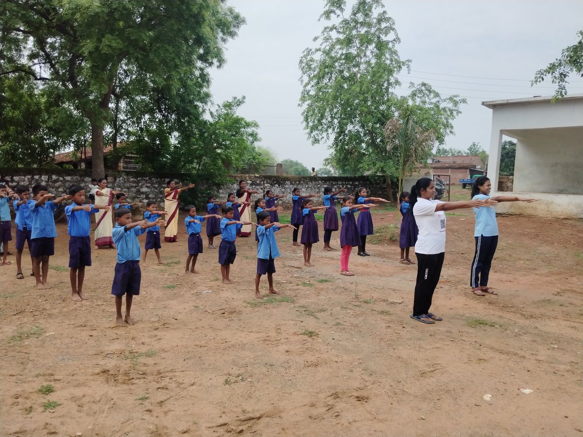 #InternationalDayofYoga2025 के तत्वावधान में शासकीय प्राथमिक शाला जोगनीपाली में योगाभ्यास कराके योग प्राणायाम के महत्व और लाभ से से अवगत कराया गया।
<a href="/abhisheksinghDP/">Abhishek Singh </a> <a href="/APAMYBHARATRMP/">मेरा भारत-युवा भारत</a> <a href="/_NSSIndia/">NSS India</a> <a href="/Chaturinand11/">Chaturi Nand MLA</a> <a href="/jobzachariah/">Job Zachariah</a> <a href="/ChhattisgarhABC/">Alliance for Behaviour Change, Chhattisgarh</a> <a href="/UNICEFIndia/">UNICEF India</a> <a href="/NSS_MAHASAMUND/">NSS MAHASAMUND🔰</a>