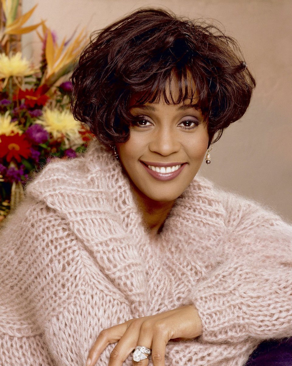 lpbernardo_'s tweet image. Whitney Houston, The Voice, 1992 🤎