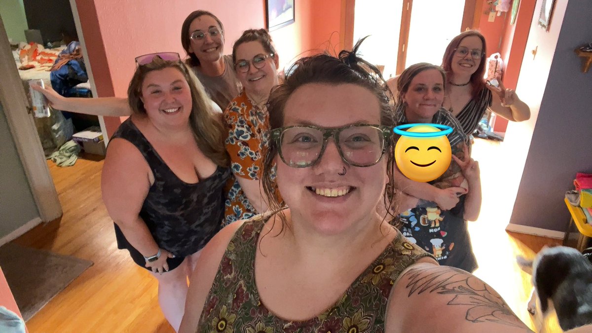 VividlyJules's tweet photo. 🥹♥️ 14-22 years of friendship in one photo 

Time to celebrate our girl 🫶🏻 https://t.co/Mi8OVwCqUL