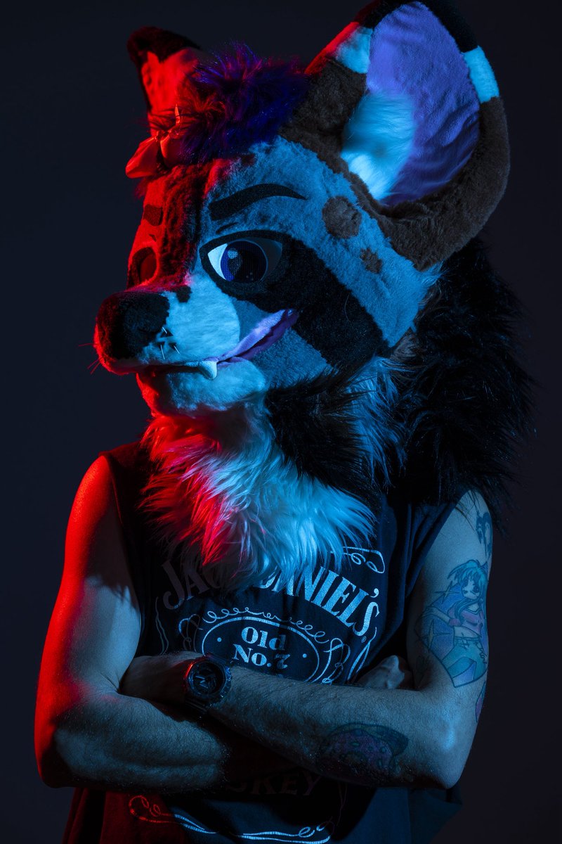 PHOTOSHOOTGIVEAWAY!
Available is a 30 minute photoshoot session at IFC, Megaplex, Furry Migration, BLFC, AQF and MFF! To enter you must like this post, retweet , and tag a friend you want photos with!

 #furryconvention #mff #blfc #aquatifur #megaplex #indyfurcon #furrymigration