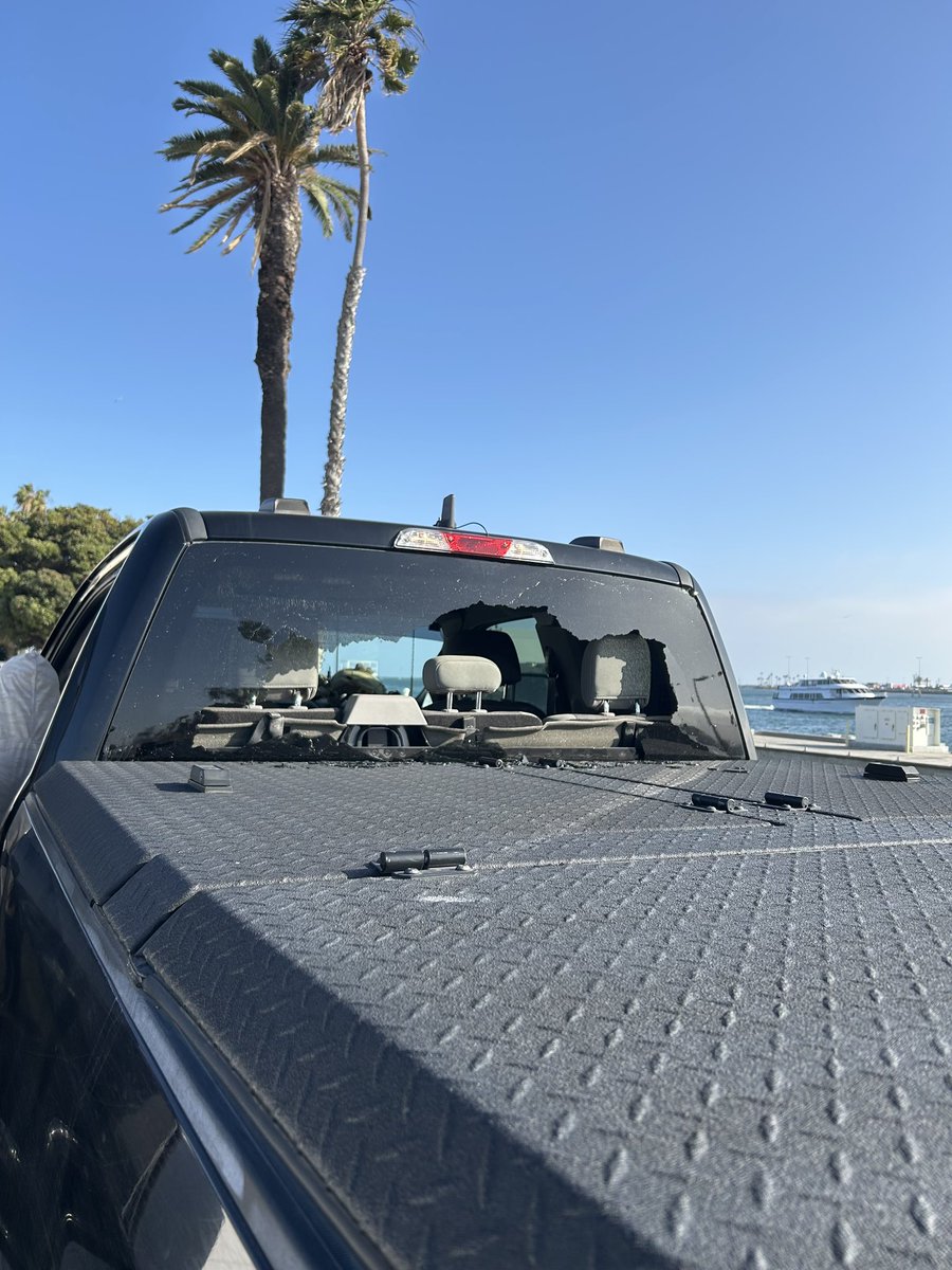 DHSgov's tweet image. Today in Bell and Maywood, CA, Border Patrol vehicles were violently targeted during lawful operations. 

On Atlantic Blvd, one vehicle was rammed and had its tires slashed. On Slauson Ave, a civilian struck a federal vehicle, totaling it. The driver was arrested for suspicion of