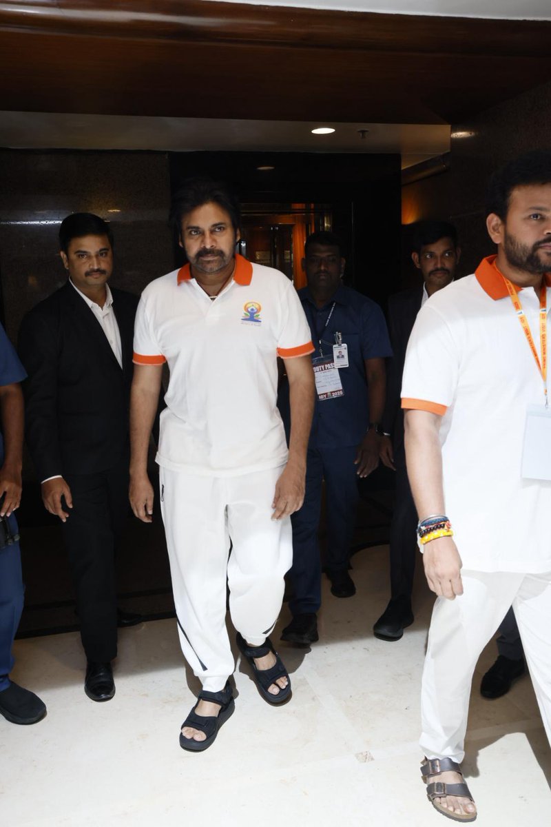 JanaSena Party (@janasenaparty) on Twitter photo విశాఖలో నిర్వహించిన యోగాంధ్ర కార్యక్రమానికి హాజరైన ఉప ముఖ్యమంత్రి శ్రీ <a href="/PawanKalyan/">Pawan Kalyan</a> గారు
#YogaForOneEarthOneHealth
#InternationalYogaDay #YogaAndhra2025 విశాఖలో నిర్వహించిన యోగాంధ్ర కార్యక్రమానికి హాజరైన ఉప ముఖ్యమంత్రి శ్రీ <a href="/PawanKalyan/">Pawan Kalyan</a> గారు
#YogaForOneEarthOneHealth
#InternationalYogaDay #YogaAndhra2025
