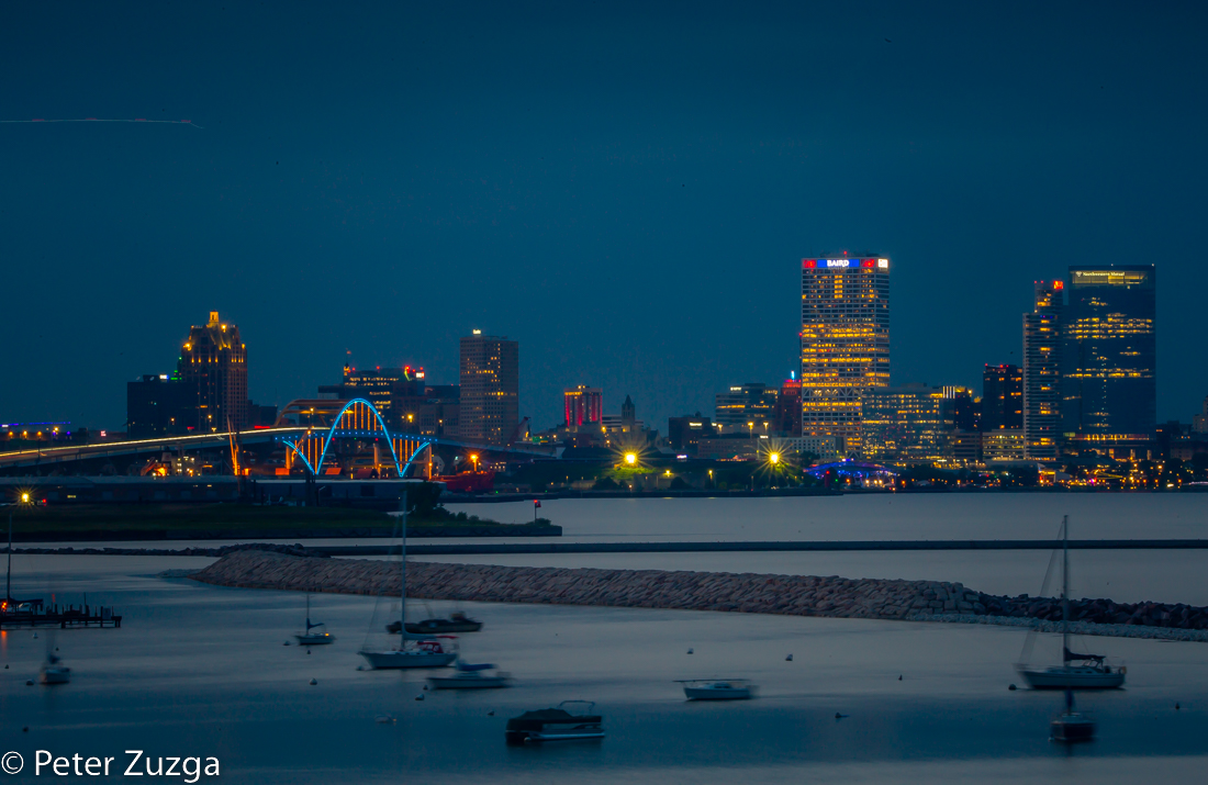 1of2. Night settling in on Lake Michigan and Milwaukee's skyline today. #Milwaukee #MKE #Skyline #Landscape #Cityscape #LakeMichigan #Photography