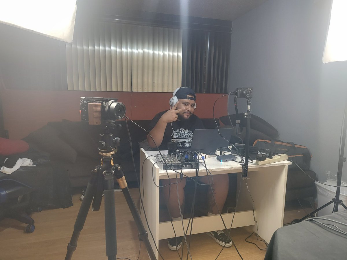 Grabando episodio 8 del #bsides.

Podcast de <a href="/paradoxalabs/">paradoxaLabs</a>