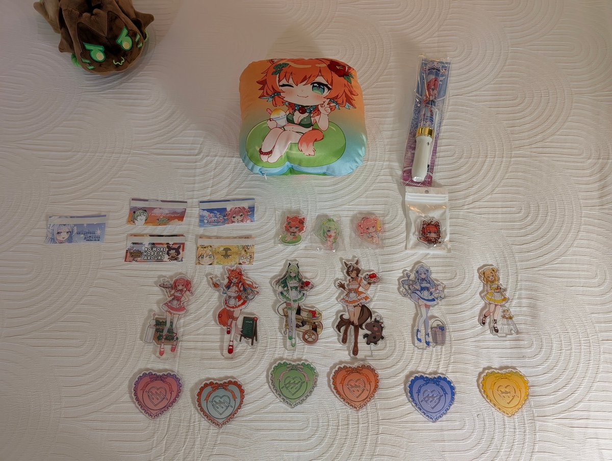 SpacePandie's tweet image. #Pichilive The mite has had a wonderful day 1 at Offkai. Got to meet other mites and secured a nice bag of V-dere loot.