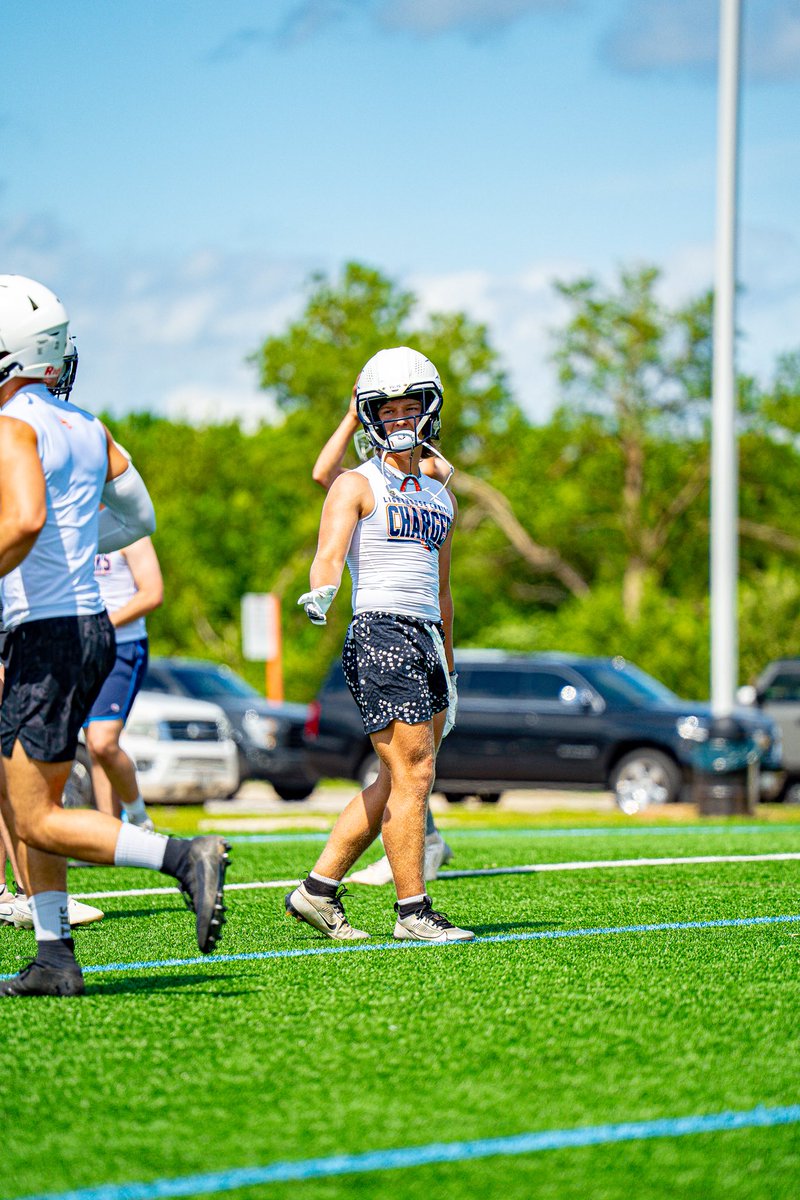 JakeJohnson1119's tweet photo. Had a good day at the Betty and Bobby Alison 7v7 tournament. Finished the day with 4tds and two 2 point conversions. Also thank you to  @JeremiahHorn10 and Lucas Myers for coming out and helping out, I’m really excited for this season����🏼 https://t.co/ijzAsHEtpx