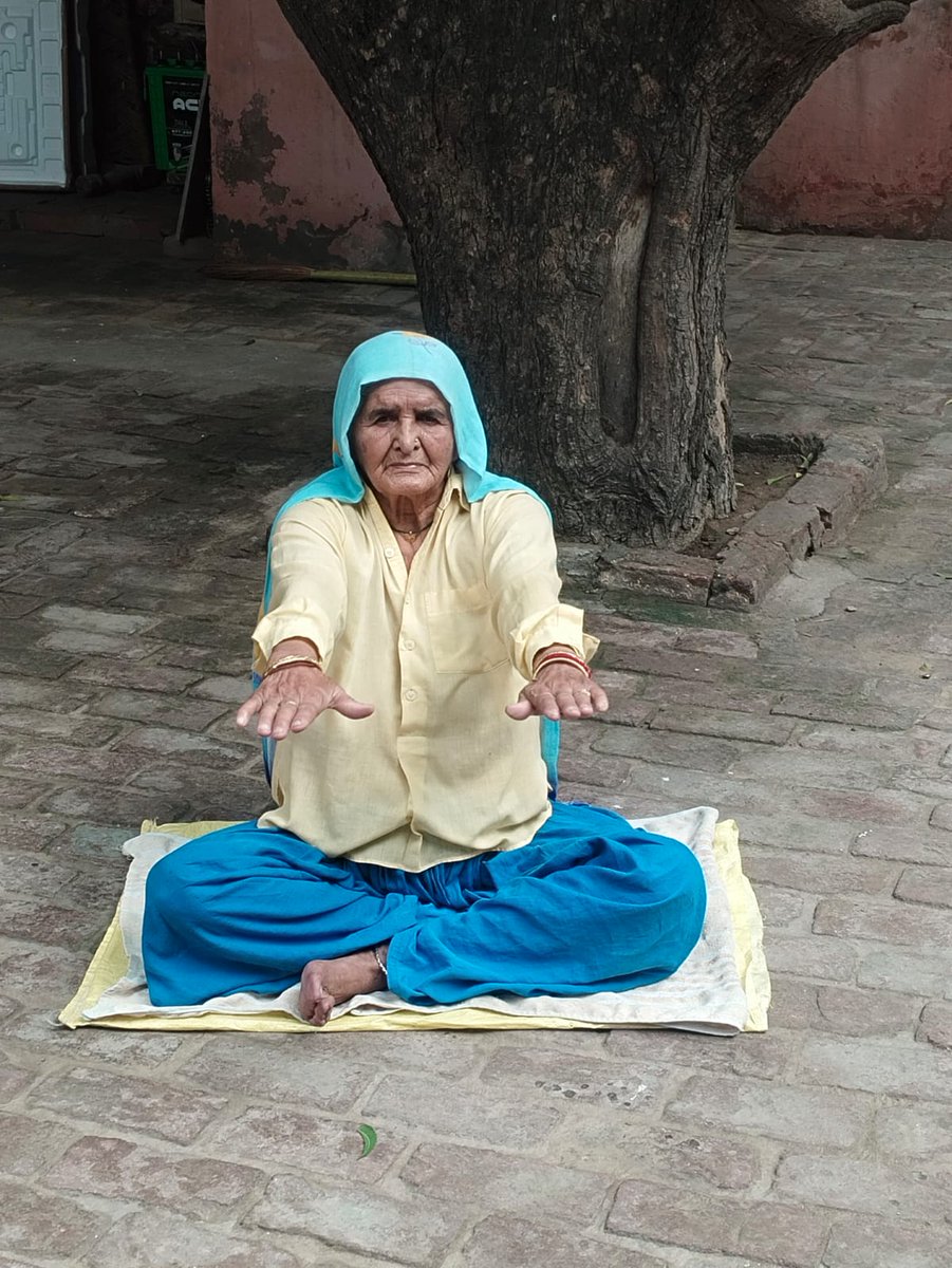 आप सभी को ‘अंतरराष्ट्रीय योग दिवस’ की हार्दिक शुभकामनाएं। #Yoga