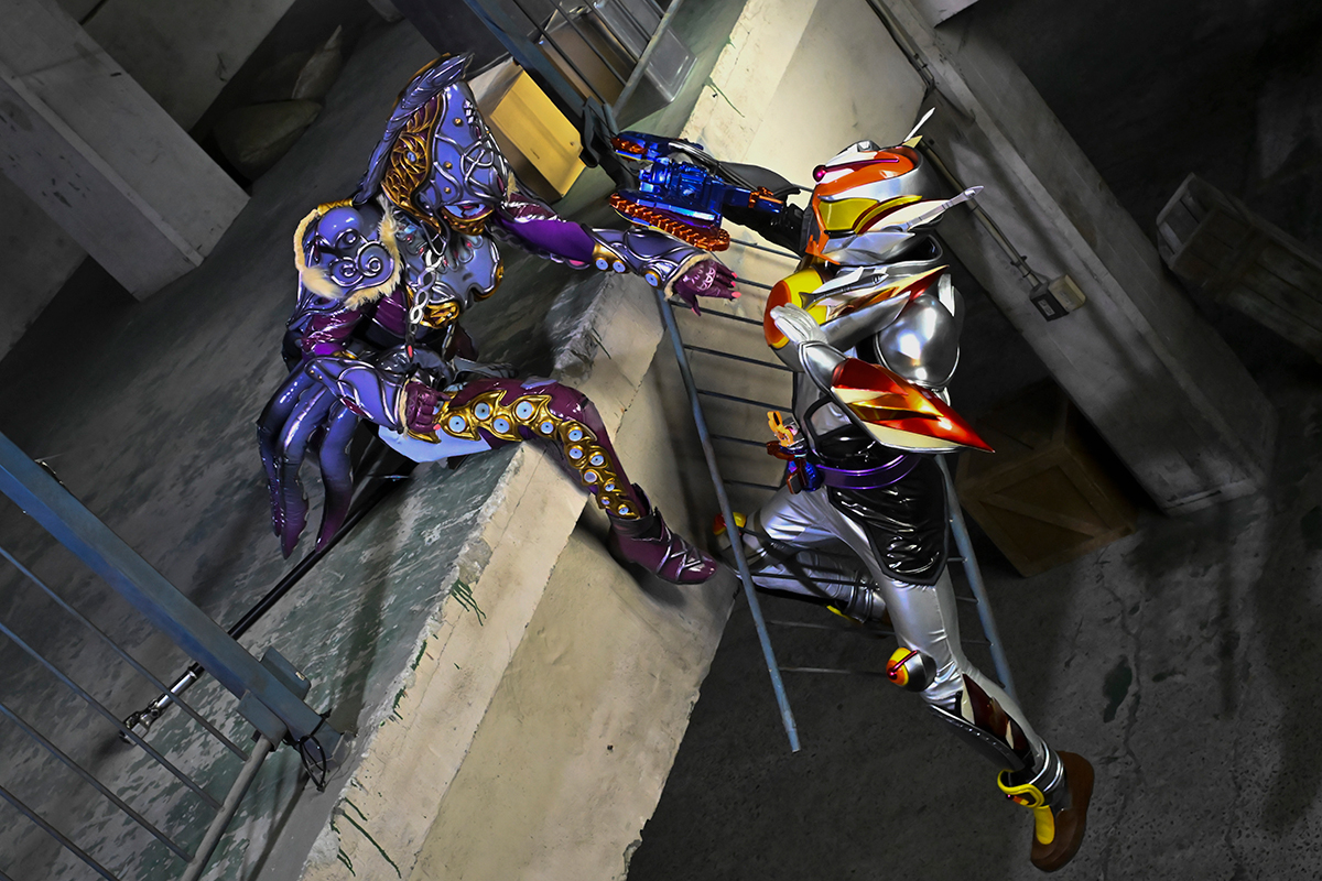 こんにちガヴ🌞🍇

明日は #仮面ライダーガヴ
第40話『追憶のアラモード』

宿敵グロッタにリベンジなるか！？
全力のグロッタVSヴラム アラモードモード！
想いを懸けた激戦を見逃すなガヴ🍒🍮

【予告】youtu.be/rfHba5FWxCM