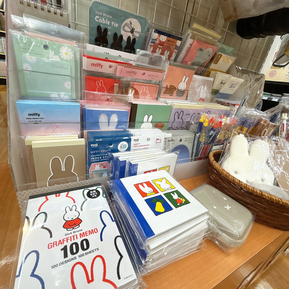 Hi_NOTE_isesaki's tweet image. ミッフィーお誕生日おめでとう!
&
ミッフィーの日認定おめでとうございますー!
ハイノートでも人気のミッフィー。
これからもかわいい姿でみんなを癒やしてください(・×・)
#ミッフィーの日
#ミッフィー誕生日2025