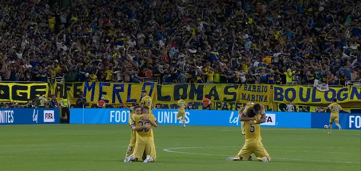 Esta foto es todo lo que quiero de Boca.
Que jueguen como hinchas.
Y si la hinchada te despide con soy bostero revoleando el trapo al cielo es porque asumiste las cosas con huevo y yendo al frente.

A Boca lo llevo en la sangre, lo llevo en el corazón🇸🇪