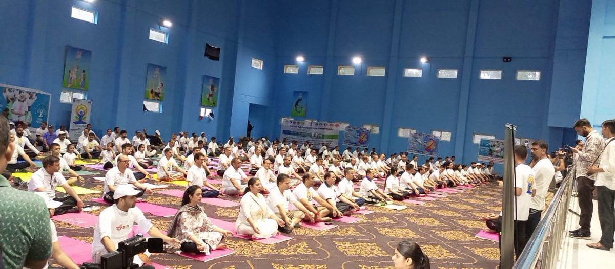 MYBharatHQ's tweet photo. Glimpses of participation of MY Bharat volunteers of MYB Udhampur where Dr. Jitendra Singh (Hon’ble Minister of State in the Ministry of Personnel, Public Grievances and Pensions of India) attended the event as Chief Guest. https://t.co/E7GjMjWPad