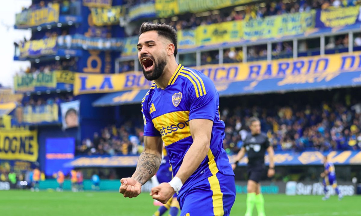 Estos dos tipos no pueden jugar más en Boca.