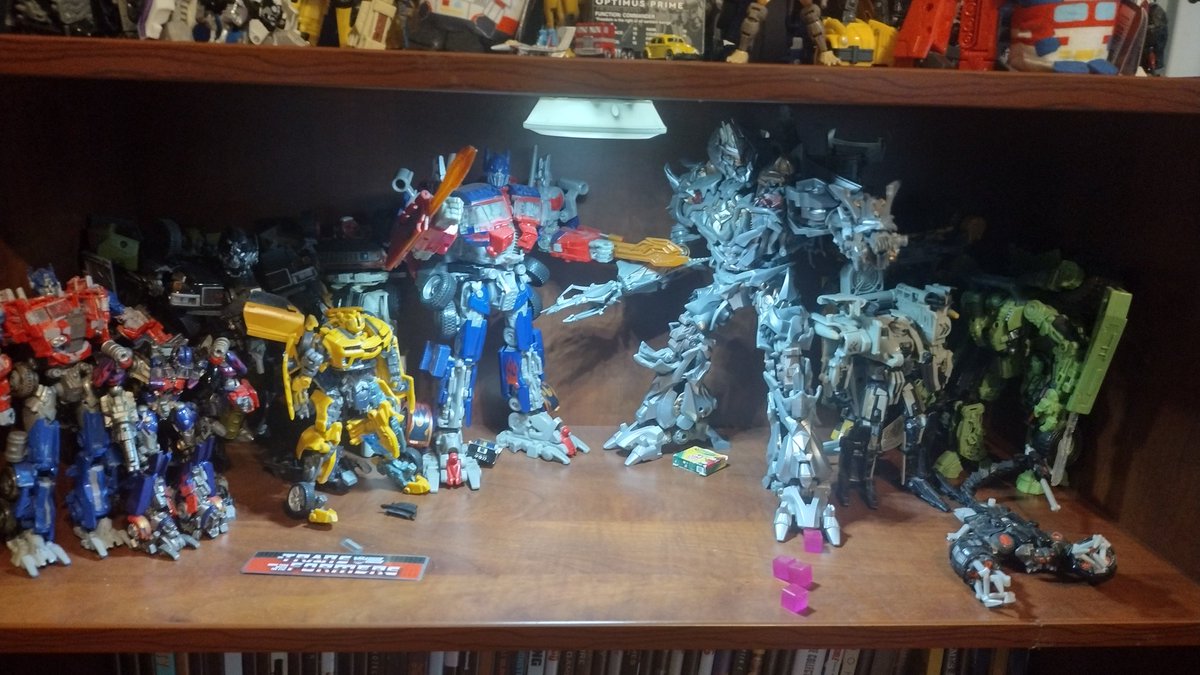 0rioncosmic's tweet image. I present y'all, my transformers collection
#Transformers