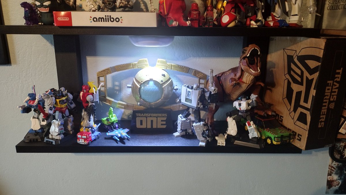 0rioncosmic's tweet image. I present y'all, my transformers collection
#Transformers