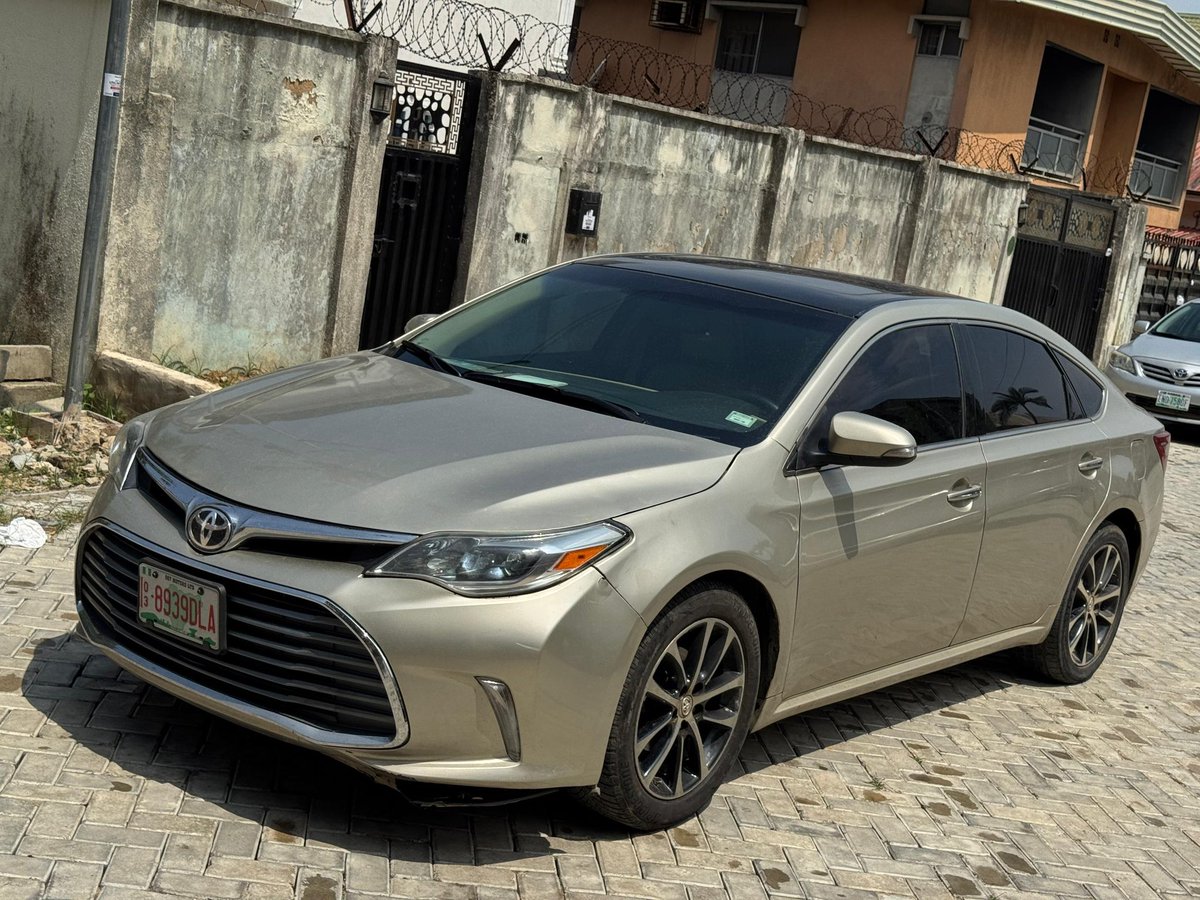 HarriFerrari_'s tweet photo. Few months used🇳🇬🇳🇬
Toyota Avalon 2013 Limited

Open roof/Reverse Camera
BSM/Cream interior
Low mileage 

₦15,000,000
Location: Surulere/Mushin https://t.co/B2NyDYxcXD
