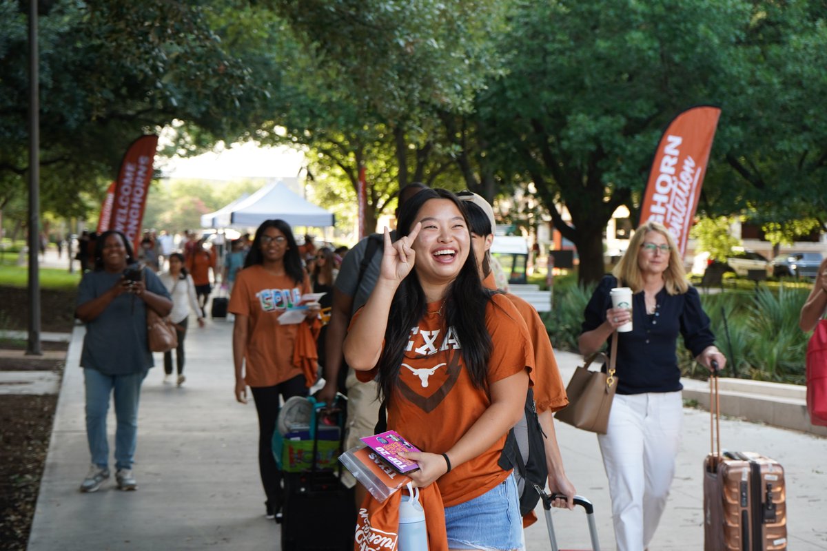 UTorientation's tweet image. We are a little over halfway through our May/June/July Longhorn Orientation sessions (already??)!!🤘View the highlights from session 4 on our Facebook! facebook.com/utorientation