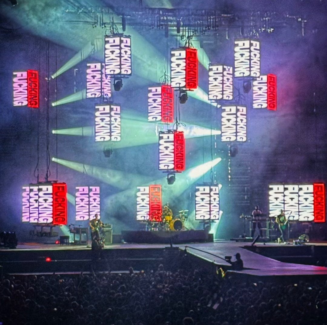 muse_argentina's tweet image. Adivina la canción 🧐 #Hellfest 🔥🇫🇷