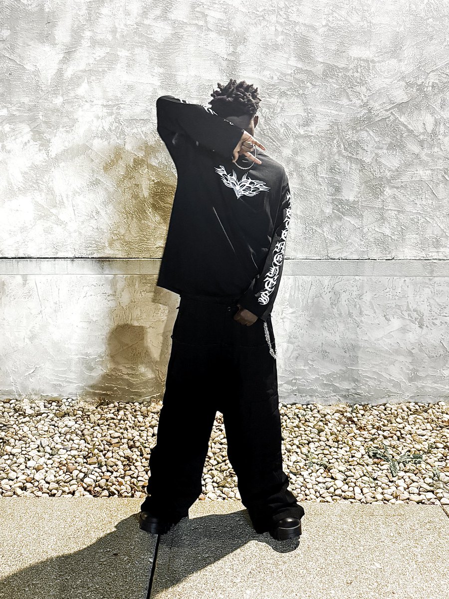 morechaotic's tweet image. no stylist
