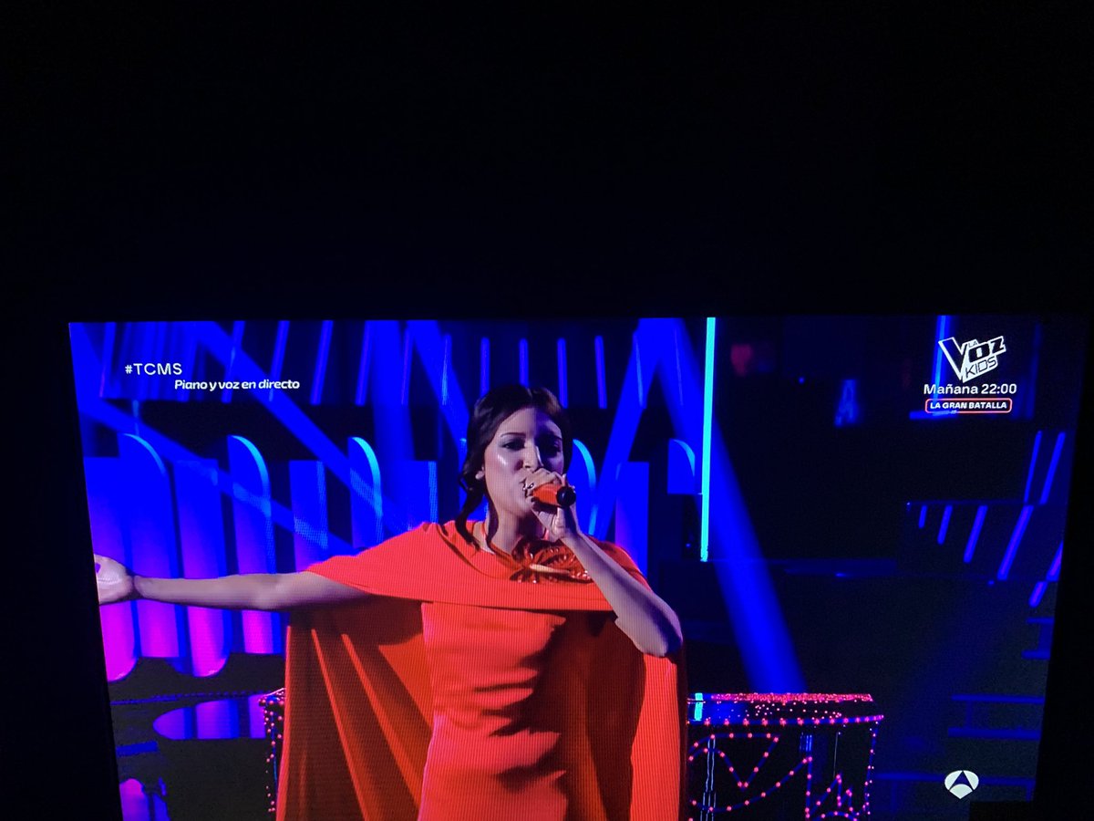 Sandrypekee's tweet photo. Uffff que maravillaaa😍😍😍
La magia y el amor siempre esta!!🩵 que maravilla🥰💘 🎤🎹 
@anaguerra  #TCMS https://t.co/d5uWnyHP4e