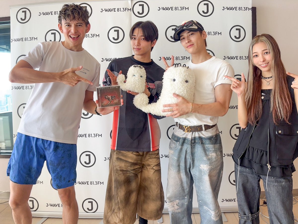POP OF THE WORLD (@pop_813) on Twitter photo ALL TIME ANTHEMS❗️
ONE N'ONLY(<a href="/onenonly_tokyo/">ONE N' ONLY / ワンエンオンリー</a>)
#HAYATO さん #TETTA さんがスタジオに登場❗️
👇 聴き逃した方はこちらから❗️
radiko.jp/share/?sid=FMJ…
#ワンエン #ONENONLY #SWAG
#popjwave #jwave #radiko #ハリー杉山 #ジェニー ALL TIME ANTHEMS❗️
ONE N'ONLY(<a href="/onenonly_tokyo/">ONE N' ONLY / ワンエンオンリー</a>)
#HAYATO さん #TETTA さんがスタジオに登場❗️
👇 聴き逃した方はこちらから❗️
radiko.jp/share/?sid=FMJ…
#ワンエン #ONENONLY #SWAG
#popjwave #jwave #radiko #ハリー杉山 #ジェニー