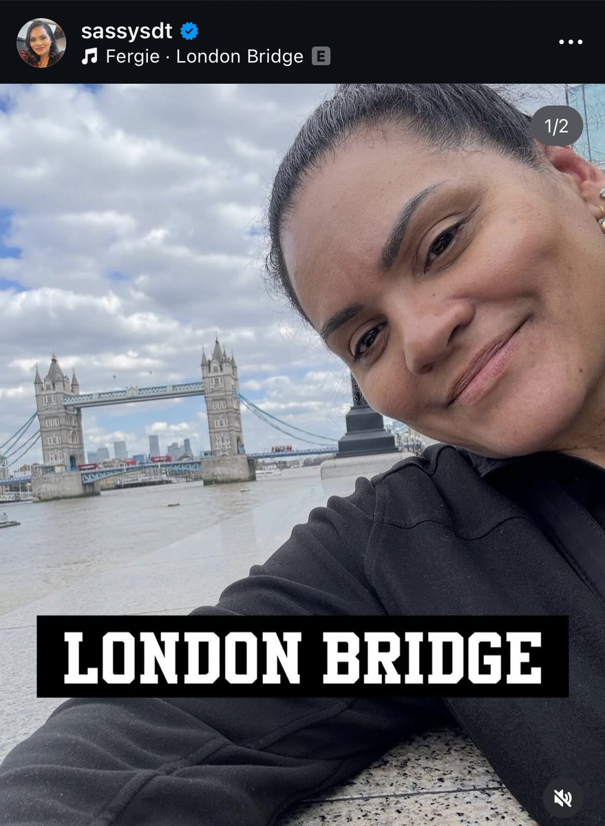 jessicalesko's tweet image. obsessed with sandra sightseeing and not knowing the correct names of where she is lmao