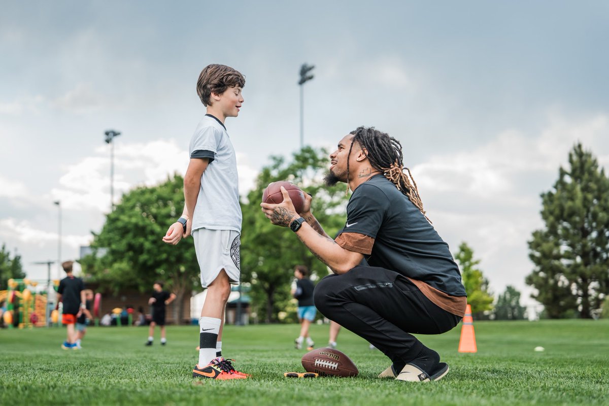 Clay Barnett (@esquire_nil) on Twitter photo We had so much fun sponsoring Erie Elite’s Black and Gold Day. It’s moments like this that these kids (and players) will remember forever. Thanks <a href="/1210frenchie/">Martavius French</a> for making this kid’s day! <a href="/ErieEliteSports/">Erie Elite Sports</a> We had so much fun sponsoring Erie Elite’s Black and Gold Day. It’s moments like this that these kids (and players) will remember forever. Thanks <a href="/1210frenchie/">Martavius French</a> for making this kid’s day! <a href="/ErieEliteSports/">Erie Elite Sports</a>
