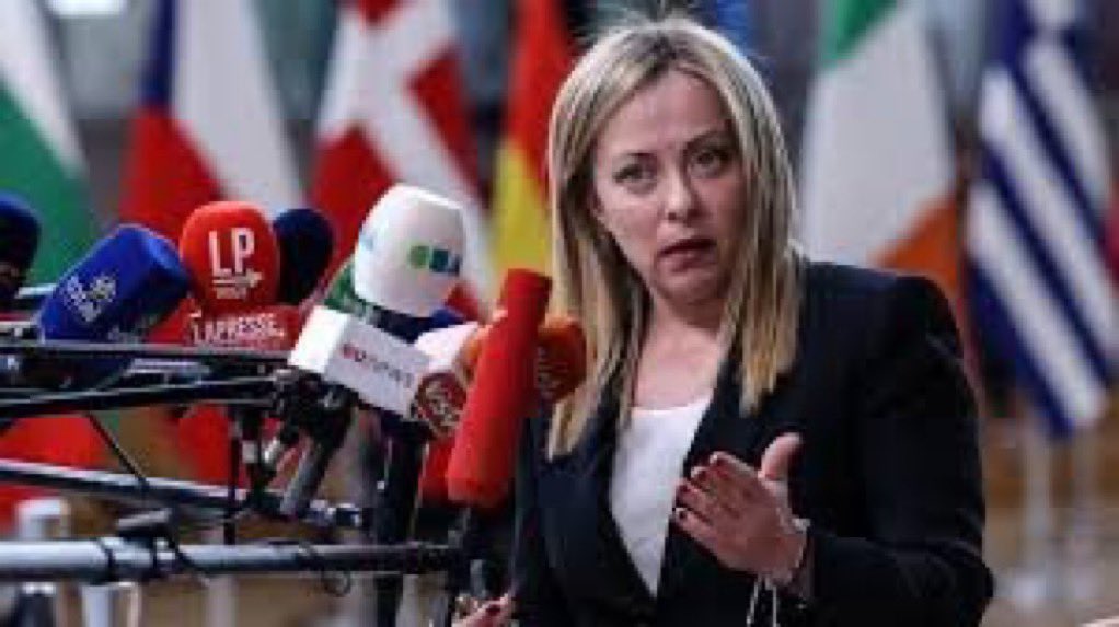 جورجيا ميلوني، رئيسة وزراء إيطاليا:

يجب أن يكون تغيير السلطة في #ایران بيد الشعب الإيراني. لطالما اعتقدتُ أن السيناريو الأمثل هو إسقاط نظام الملالي على يد الشعب الإيراني المضطهد.

#غضب_الشعب_آت