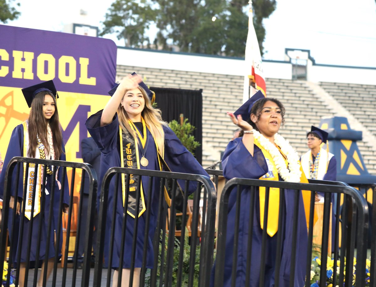 🎓Congratulations to all our students who graduated earlier this month! MUSD wishes you the best of luck on your future endeavors! Montebello High School🎓#MHSGrads2025
