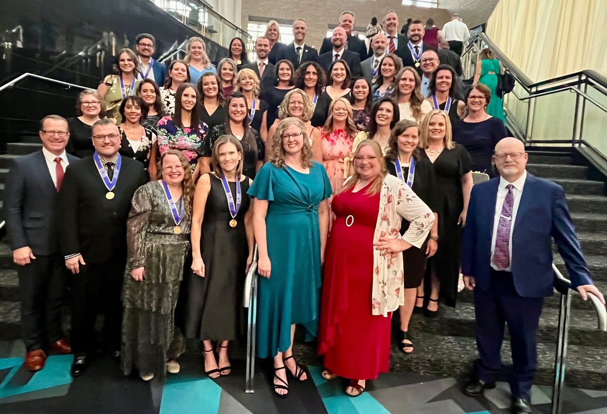 UtahTOY2014's tweet image. Our Teacher Academy Schools program received a third Best of State Award! Our mentor teachers are exceptional &amp;amp; the heart of our work. Congrats as well to RaeAnn Shelley &amp;amp; DSD Fine Arts Educators on their awards! #TeachInDavis #uted @DavisSchools