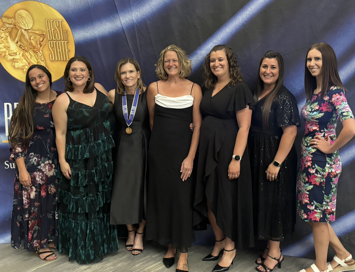 UtahTOY2014's tweet image. Our Teacher Academy Schools program received a third Best of State Award! Our mentor teachers are exceptional &amp;amp; the heart of our work. Congrats as well to RaeAnn Shelley &amp;amp; DSD Fine Arts Educators on their awards! #TeachInDavis #uted @DavisSchools