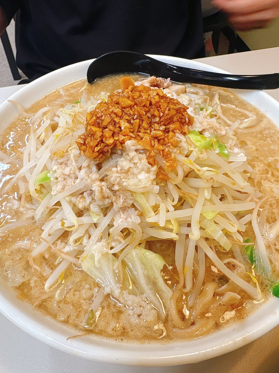 tanagoiya's tweet photo. @kumagayaRstand 
牡蠣白湯のために本店通りすぎていざーー

めちゃくちゃ濃厚でとろとろ、美味しかったです🦪( '-' 🦪 )
豚ラーメンも旨みたっぷり🐷 https://t.co/79lIxqrEQw