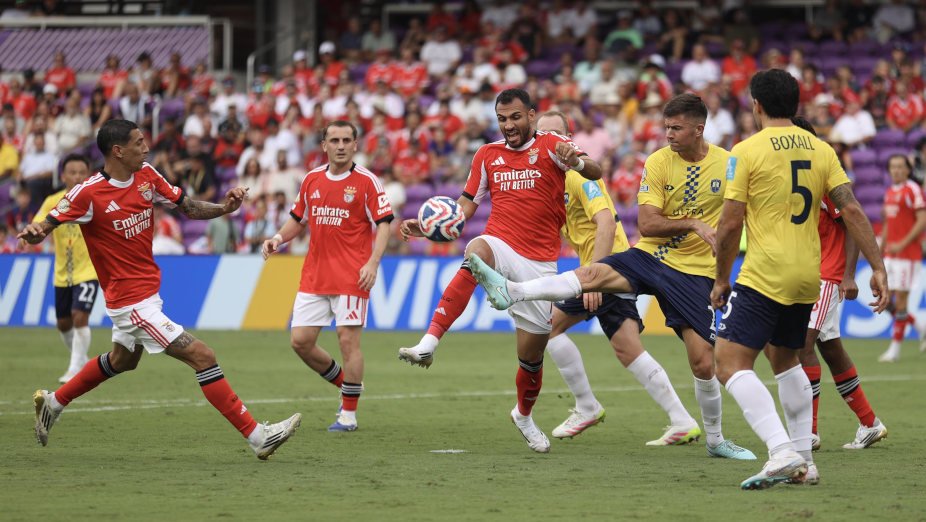Top golos na época de estreia, dos pontas de lança do Benfica no séc. XXI:

31 - Jonas
30 - Lima
30 - Pavlidis ⬆️
25 - Mitroglou
24 - Carlos Vinícius
23 - van Hooijdonk
22 - Óscar Cardozo
19 - Saviola