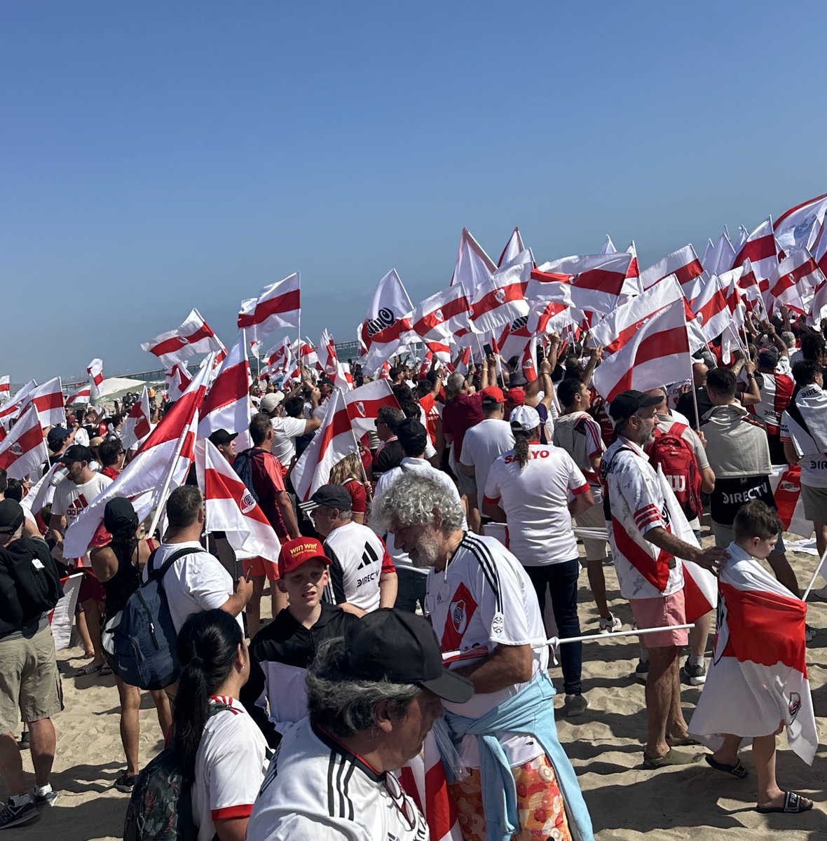 🚨🚨 RÉCORD!!! 100.000 PERSONAS EN ESTE MOMENTO EN VENICE BEACH 🏖️🌅🐔