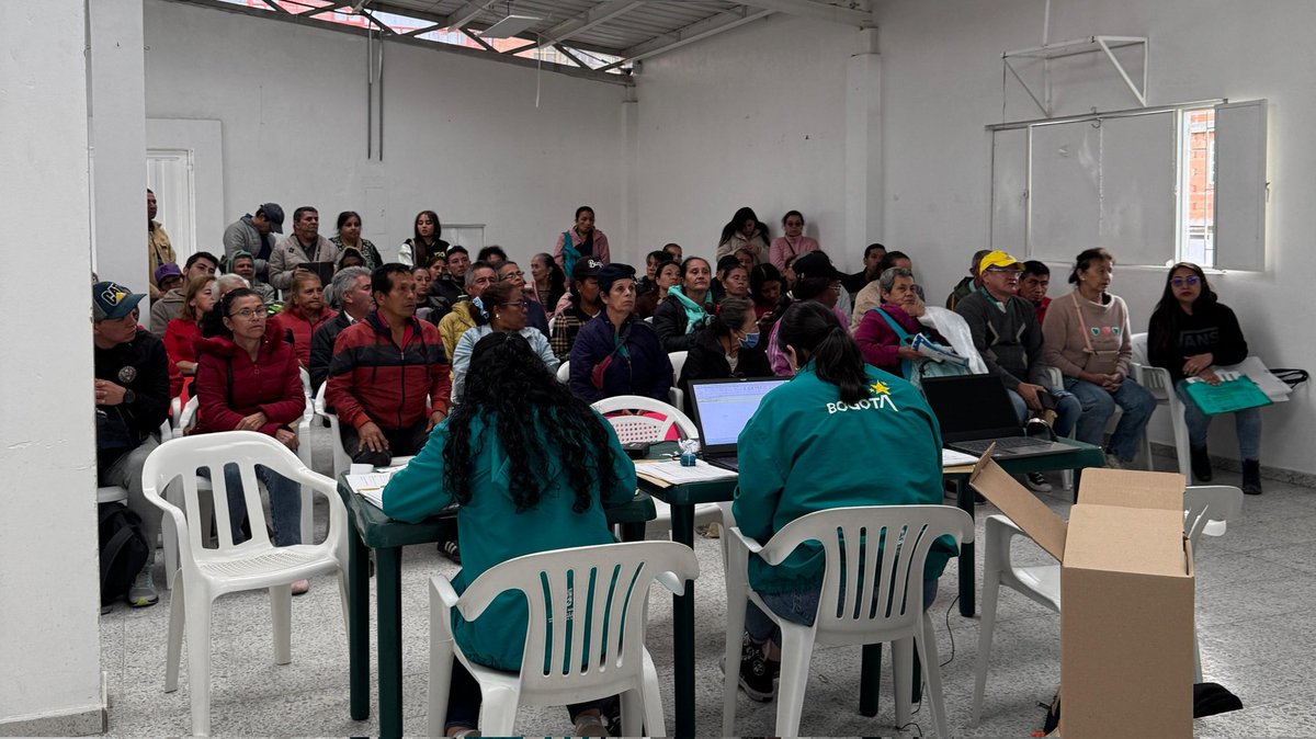 habitatbogota's tweet photo. ¡#MejoraTuCasa está en marcha!
En @habitatbogota seguimos llevando soluciones reales a las familias de Bogotá.
📍 Estaremos del 18 al 20 de junio, de 8 a.m. a 4 p.m., en el Salón Comunal de Casa Loma, y el 21 en el Jardín Infantil Jardines de la Vida (Kr 76C Bis #62F-42 Sur). https://t.co/aA0HyuDE7Z