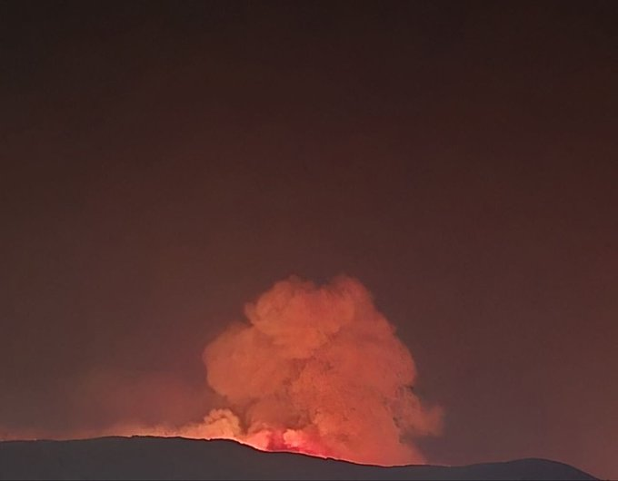 🚨🇮🇷🇮🇱 MASSIVE EXPLOSIONS ROCK IRAN'S SHIRAZ MISSILE BASE

Unconfirmed reports indicate heavy strikes targeted IRGC launch and storage sites at Shiraz Missile Base in Southern Iran tonight.

Multiple fires reportedly burning at the base with residents in Sadra reporting numerous