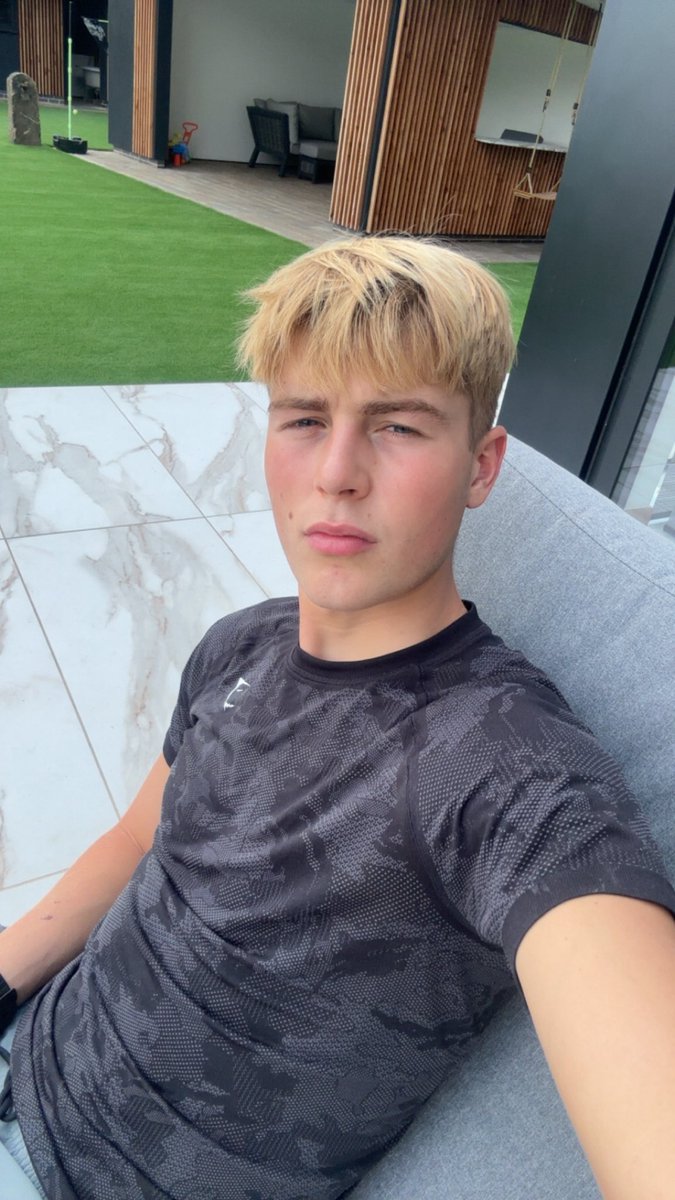 Chilling while my lifestyle is paid for by you. 👑