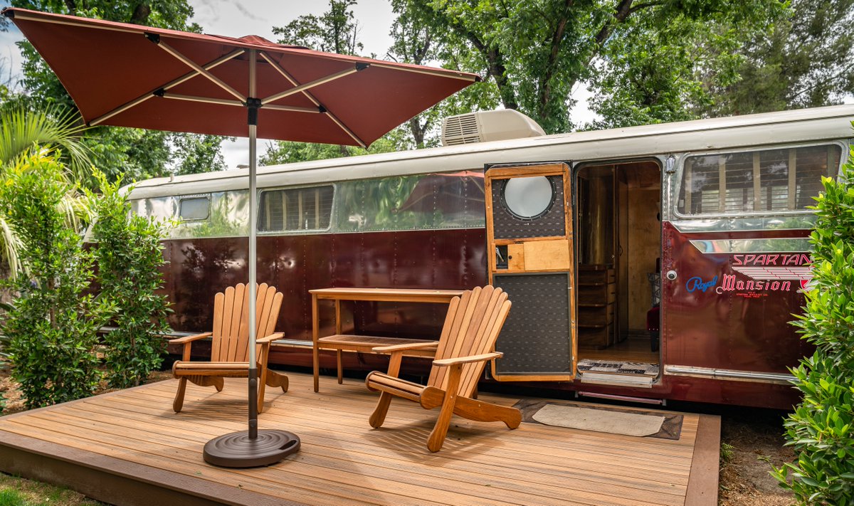 The mid-century stylings we brought to Launch Pointe had us feeling nostalgic—here’s a look back! 🚤🌅🌲 From lakeside hangs to nights in vintage Airstreams, it’s a destination built for adventure.⁠ 🎣

Read the story: hubs.la/Q03t3VH20

#LaunchPointe #StorylandStudios