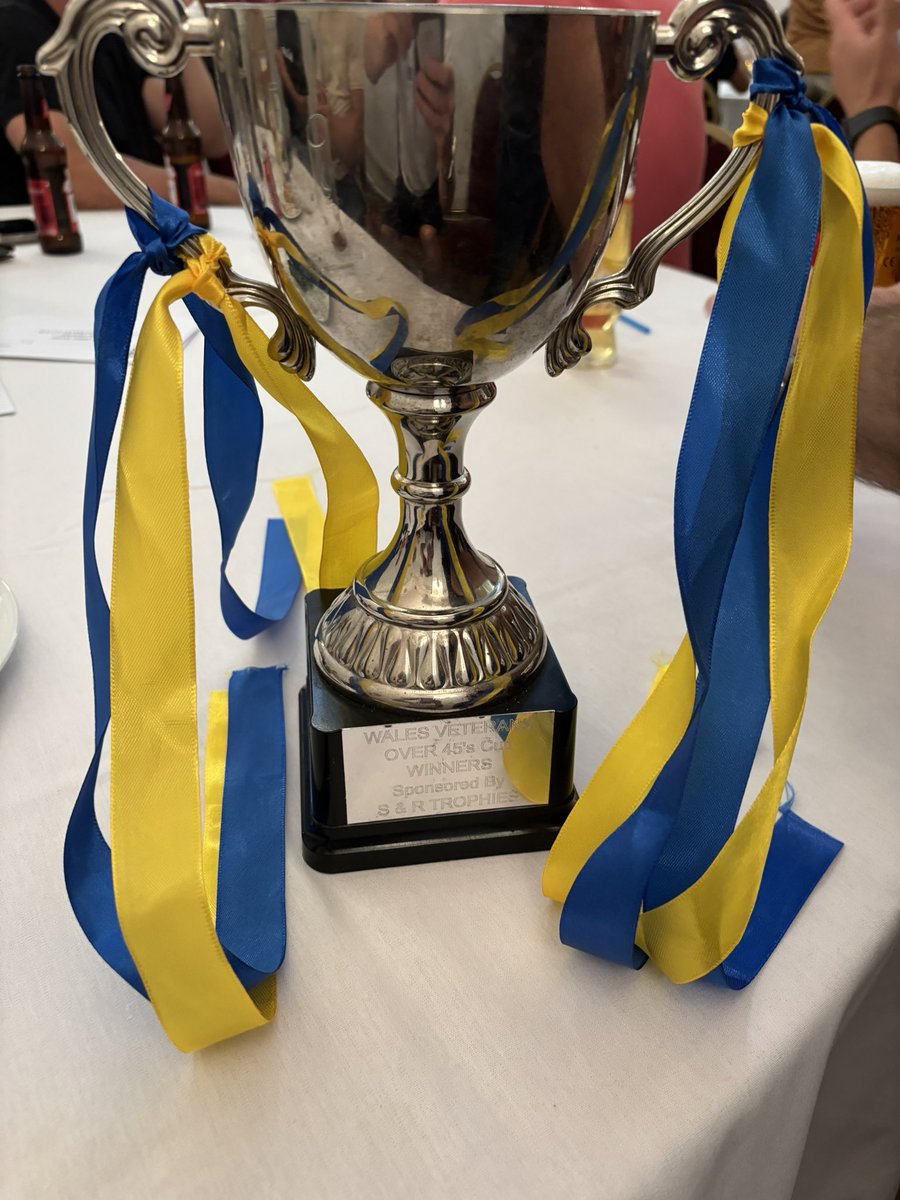 Barry Town Over 40’s & Over 45’s (@town_40) on Twitter photo Congratulations to our vets who won their <a href="/WalesVets/">Wales Vets Football</a> 🏴 caps this evening 👏🏼 and to the 45’s for picking up the cup.
Well done to all the teams on their awards, and to Disco Dave Murray & Paul Averies for being presented their golden 🧢 for 100+ games 🤯
#barrytownunited 💛💙 Congratulations to our vets who won their <a href="/WalesVets/">Wales Vets Football</a> 🏴 caps this evening 👏🏼 and to the 45’s for picking up the cup.
Well done to all the teams on their awards, and to Disco Dave Murray & Paul Averies for being presented their golden 🧢 for 100+ games 🤯
#barrytownunited 💛💙