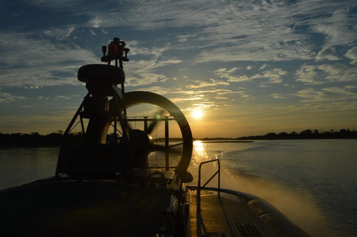 Fuerza Naval de la Orinoquía (@fno_armadacol) on Twitter photo 🚤 En el marco del #PlanAcorazado, unidades tipo Hovercraft de la <a href="/ArmadaColombia/">Armada de Colombia</a> patrullan los ríos de la región, fortaleciendo la seguridad en la Orinoquía y garantizando la presencia institucional.
#OrinoquíaSegura 💙🇨🇴 🚤 En el marco del #PlanAcorazado, unidades tipo Hovercraft de la <a href="/ArmadaColombia/">Armada de Colombia</a> patrullan los ríos de la región, fortaleciendo la seguridad en la Orinoquía y garantizando la presencia institucional.
#OrinoquíaSegura 💙🇨🇴
