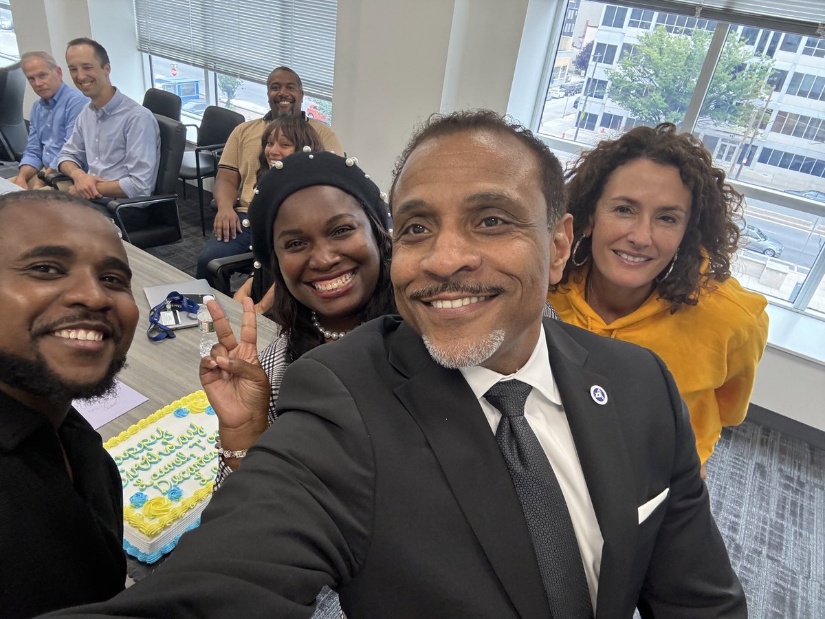 watlington_sr's tweet photo. Last week, it was great to celebrate another trip around the sun with 3 of my @PHLschools office colleagues! These 4 “June babies” and our team know the power of a great work culture! #AcceleratePhilly  #IamSDP https://t.co/jduSP1ub5E