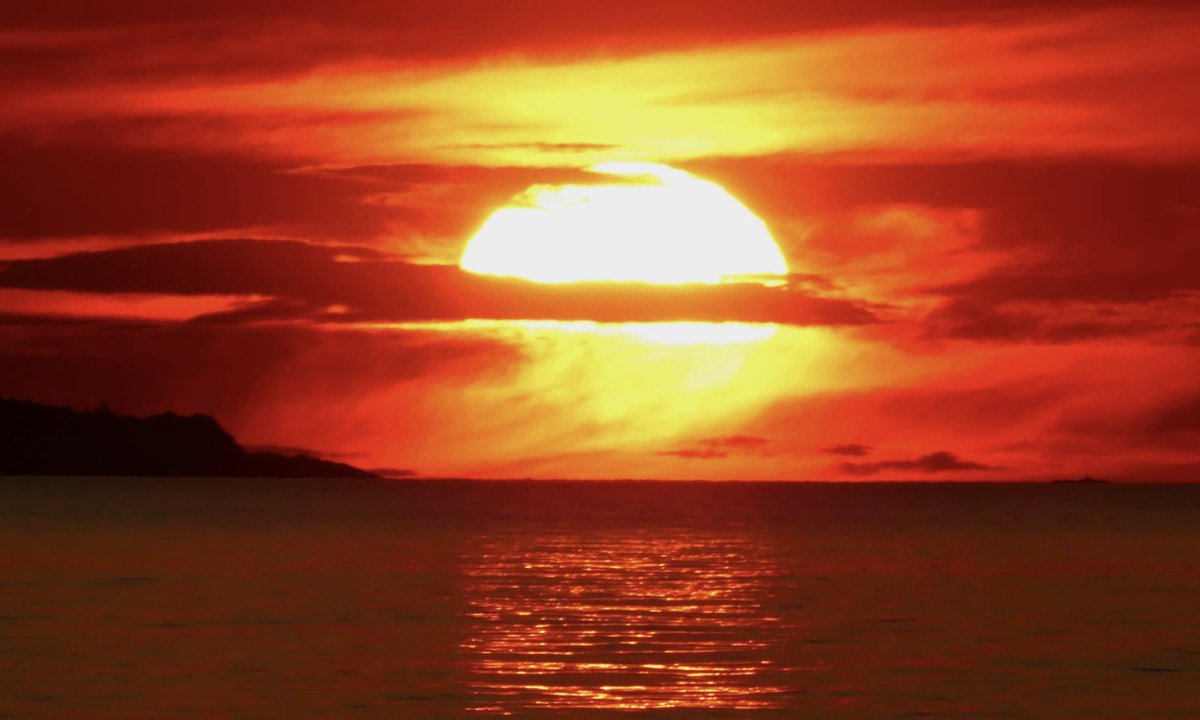 oceansidethings's tweet photo. Fiery skies over Nanaimo

Credit: Busy_Blacksmith_9272

#nanaimobc #nanaimo #vancouverisland https://t.co/UjFITOtEjF
