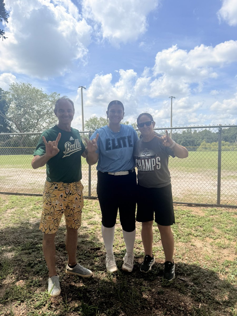 haileyperez2026's tweet photo. @USFSoftball camp was 🔥 this week! Learned a ton from some amazing coaches and players — grateful for the opportunity to train with a top-tier program 🙌💪 Can’t wait to apply everything I picked up!
@FLEliteChamp 
@SBCoachNavi @CoachKarlaUSF @annelong2024 @YAthletesF https://t.co/rq48hnZVVd