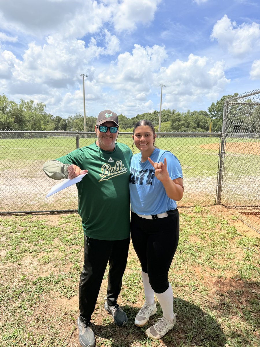 haileyperez2026's tweet photo. @USFSoftball camp was 🔥 this week! Learned a ton from some amazing coaches and players — grateful for the opportunity to train with a top-tier program 🙌💪 Can’t wait to apply everything I picked up!
@FLEliteChamp 
@SBCoachNavi @CoachKarlaUSF @annelong2024 @YAthletesF https://t.co/rq48hnZVVd