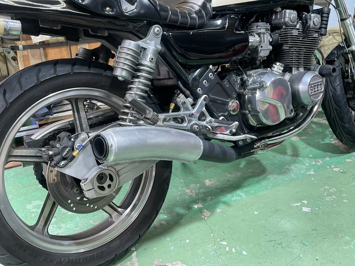 皆様おはようございます、そろそろサウナアイヤマの開店の時期がやってまいりました…南国という事で、チキータバナナスタイルサイレンサーを、大変お待たせいたしました。