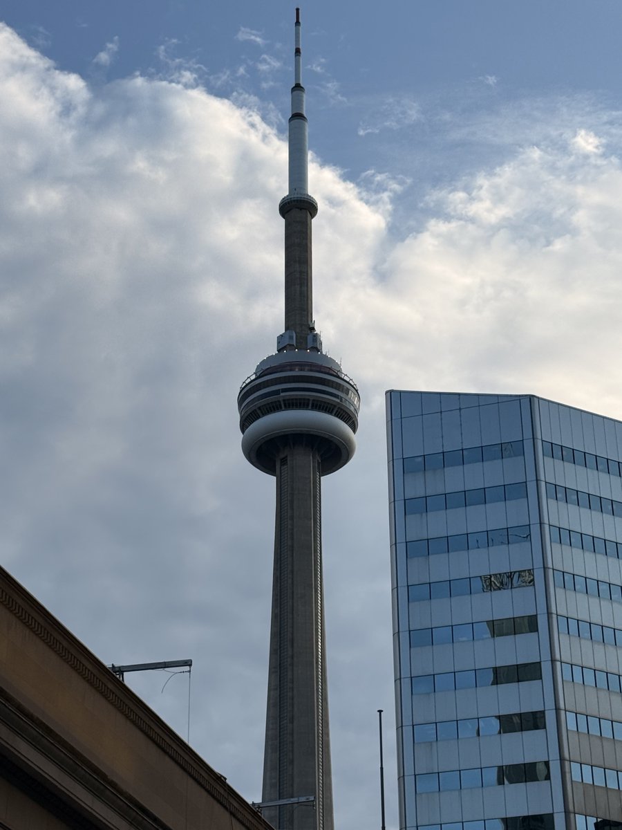 max (@bymaxc) on Twitter photo Toronto, I have entered your crevices 🇨🇦 Toronto, I have entered your crevices 🇨🇦