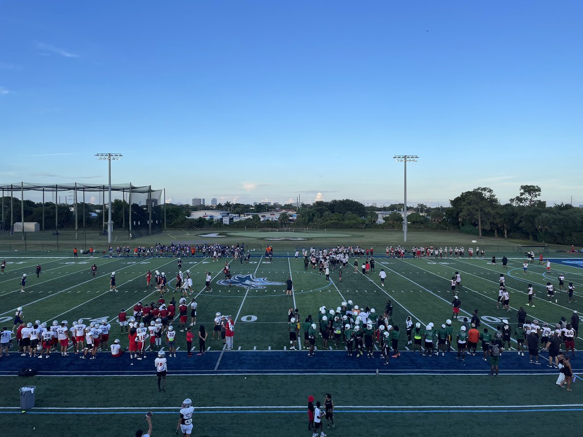 KeiserFootball's tweet image. Couldn’t ask for better weather for tonight’s practice❗️16 teams battling it out tonight in the 5️⃣6️⃣1️⃣. #GRIT #SeahawkFast🦅💨
