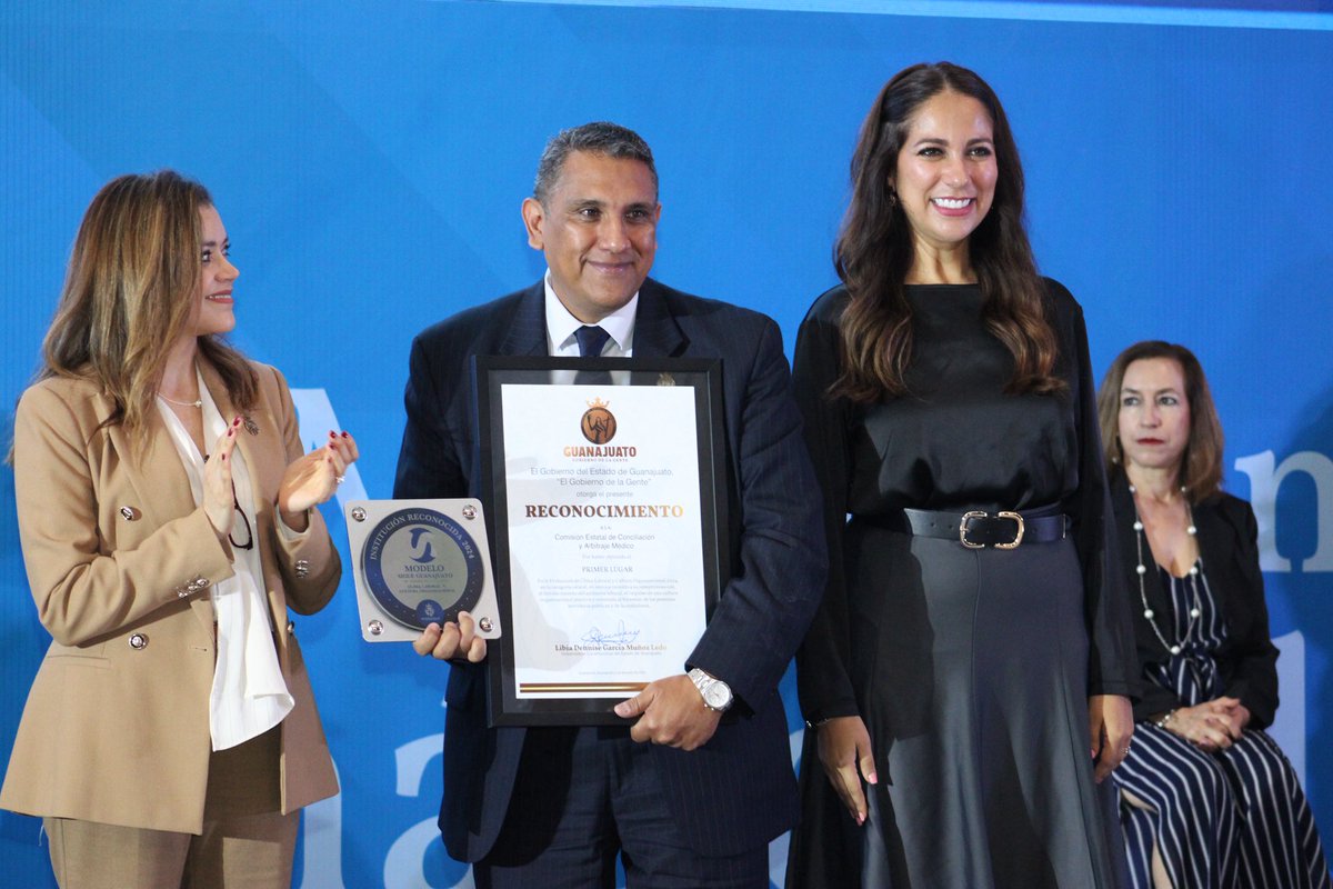 Estamos muy orgullosos de compartirles que obtuvimos por parte de <a href="/honestidadgente/">Secretaría de la Honestidad</a> el Primer Lugar en la Evaluación de Clima Laboral y Cultura Organizacional, tuvimos el honor de recibir el reconocimiento de la gobernadora de la gente @libiadennise