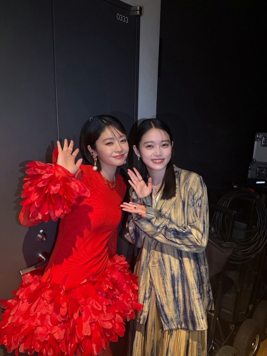 kiryusakura422's tweet photo. #BK100年音楽祭 ありがとうございました✨️

お久しぶりのブギウギ。ラッパと娘、ヘイヘイブギーの2曲を歌わせていただきました。
その軽快な音楽に背中を押されながら楽しく歌えて幸せな時間でした。

だいしゅきめろなあかりちゃんと☺️🫶
心強かったな〜！！
常に1番会いたい人だからね！！らぶ！ https://t.co/iJvq5TAM0d